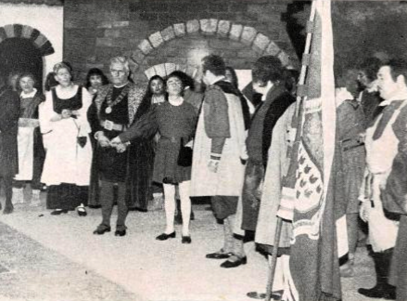 Ne Kölsche Opstand - Divertissementchen 1968 - Chor in historischen Kostümen