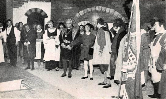 Ne Kölsche Opstand - Divertissementchen 1968 - Chor in historischen Kostümen