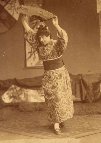 Der kölsche Mikado oder eine Nacht in Filipo - Divertissementchen 1888 - Solist in Pose
