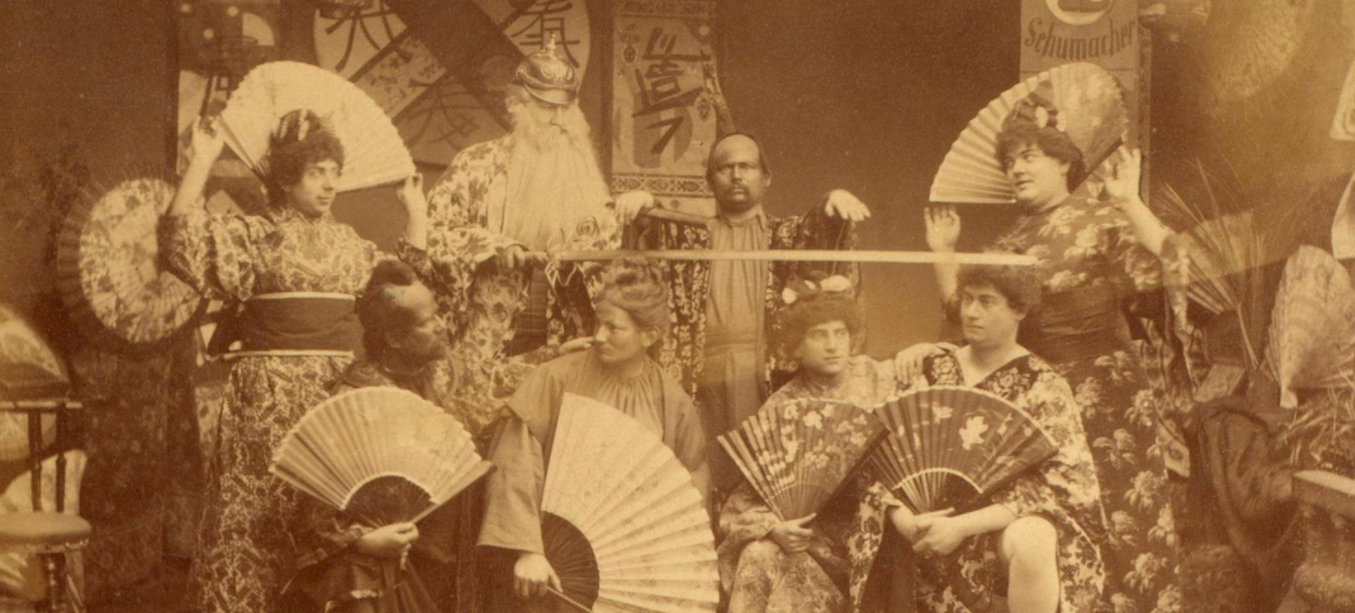 Der kölsche Mikado oder eine Nacht in Filipo - Divertissementchen 1888 - Ensemble in fernöstlichen Kostümen