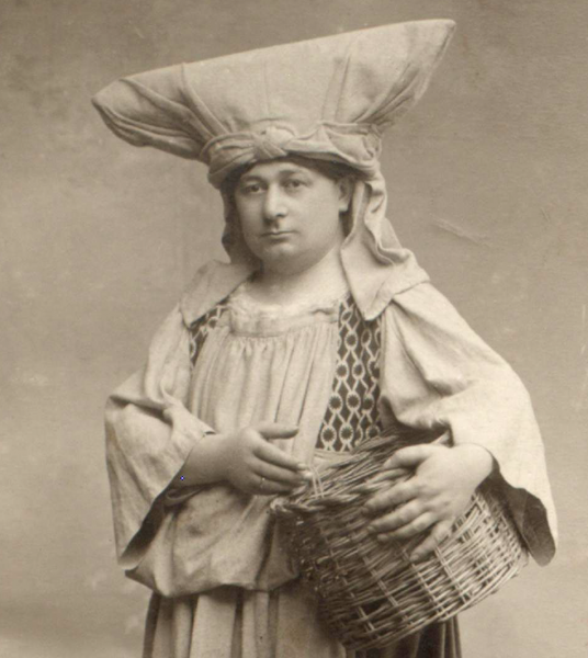 Et Kättche vun Kölle - Divertissementchen 1914 - Solist in Damenrolle mit Weidenkorb