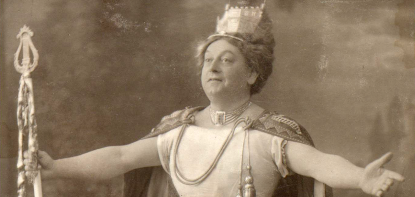 Et Kättche vun Kölle - Divertissementchen 1914 - Solist in Damenrolle mit Krone und Stab