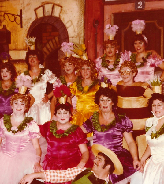 Krach en d´r Schelderjass - Divertissementchen 1982 - Gruppenbild Darsteller in Damenrollen