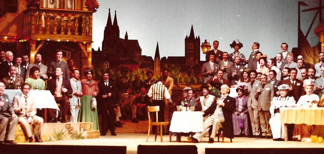 En Summernaach am Rhing - Divertissementchen 1981 - Großer Chor in Szene