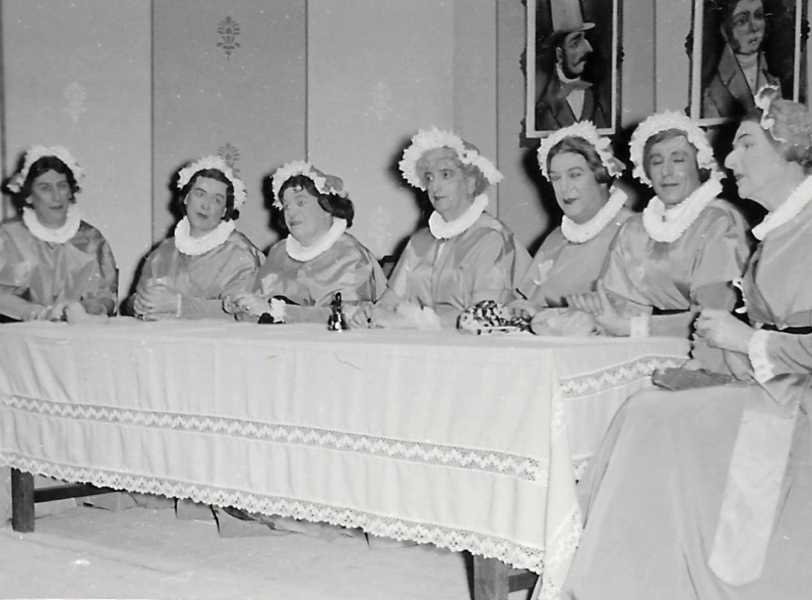 Et Weetschaffswunder - Divertissementchen 1960 - Solisten als Damenrunde am Tisch