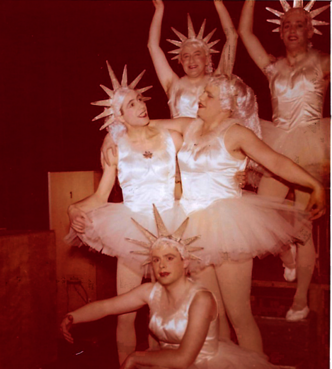 Dr Zeppelin kütt - Divertissementchen 1961 - Ballett in Pose