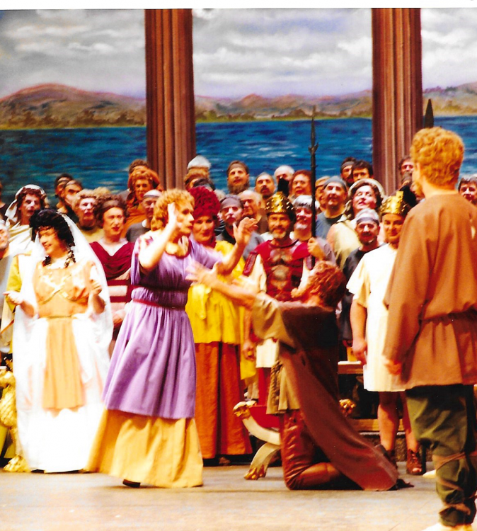 En dubbelte Agrippina - Divertissementchen 1994 - Chor und Solisten in Szene