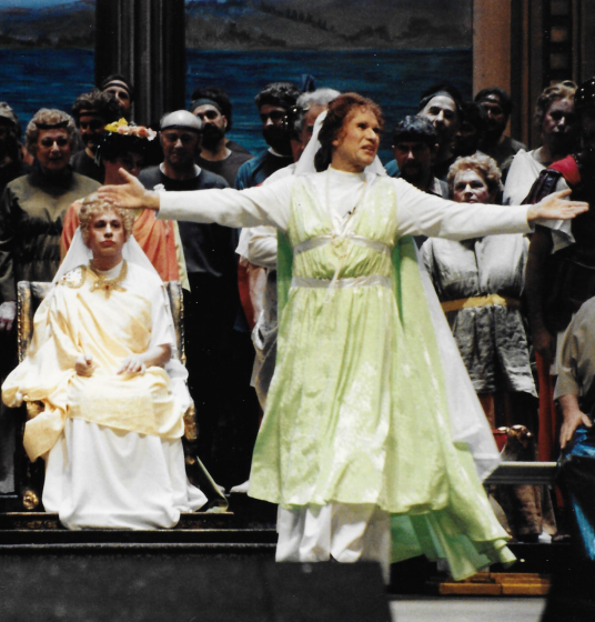 En dubbelte Agrippina - Divertissementchen 1994 - Solist und Chor in Szene