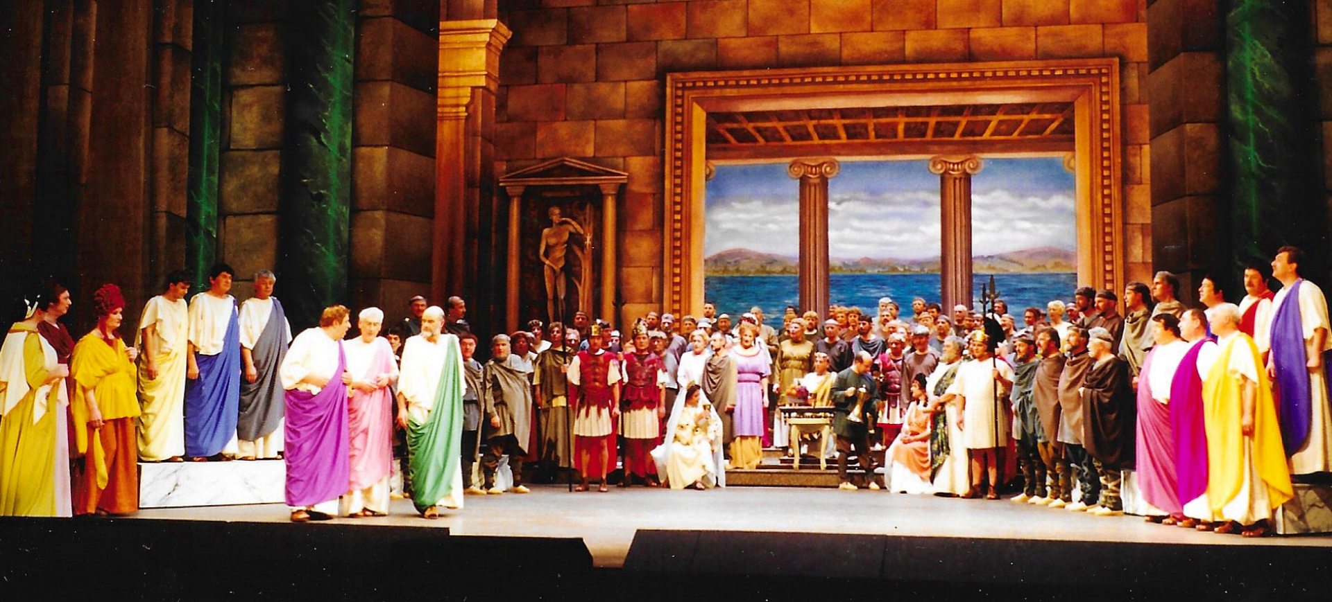 En dubbelte Agrippina - Divertissementchen 1994 - Chor und Solisten in römischer Kulisse