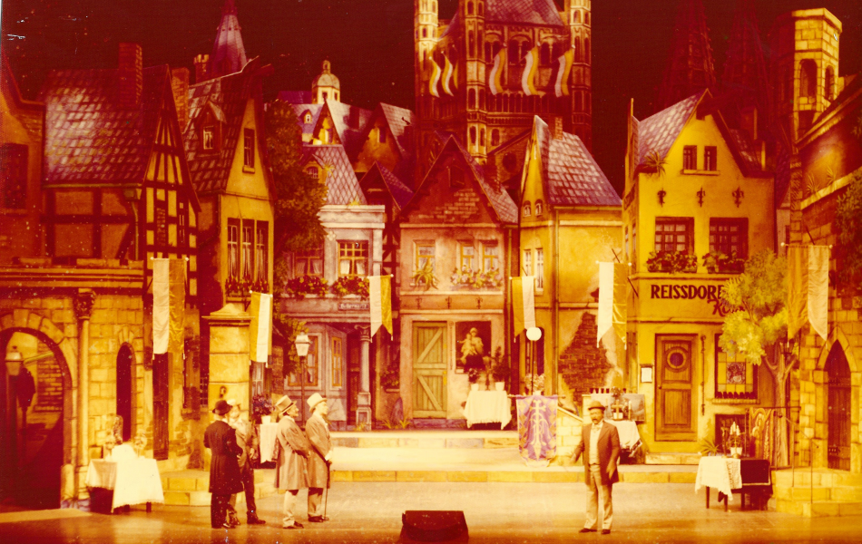 Kirmes im Veedel - Divertissementchen 1977 - Darsteller im Bühnenbild
