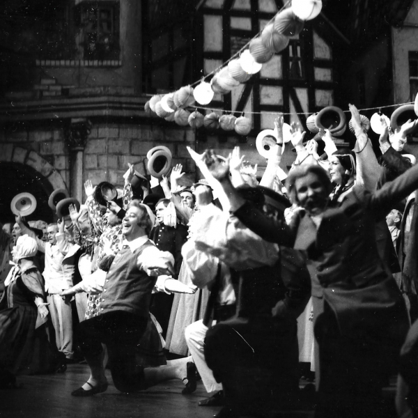 Kirmes im Veedel - Divertissementchen 1977 - Großer Chor in Pose