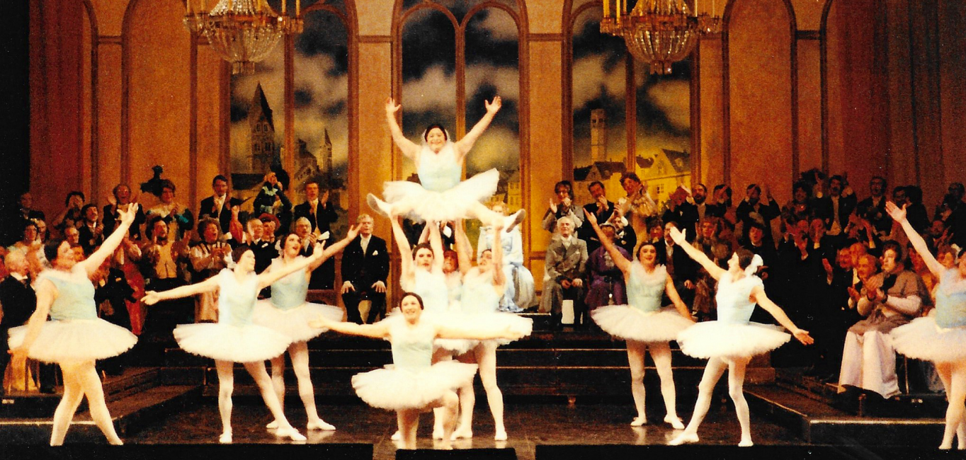 Dannheuser - Divertissementchen 1986 - Ballett in großer Pose mit Hebefigur