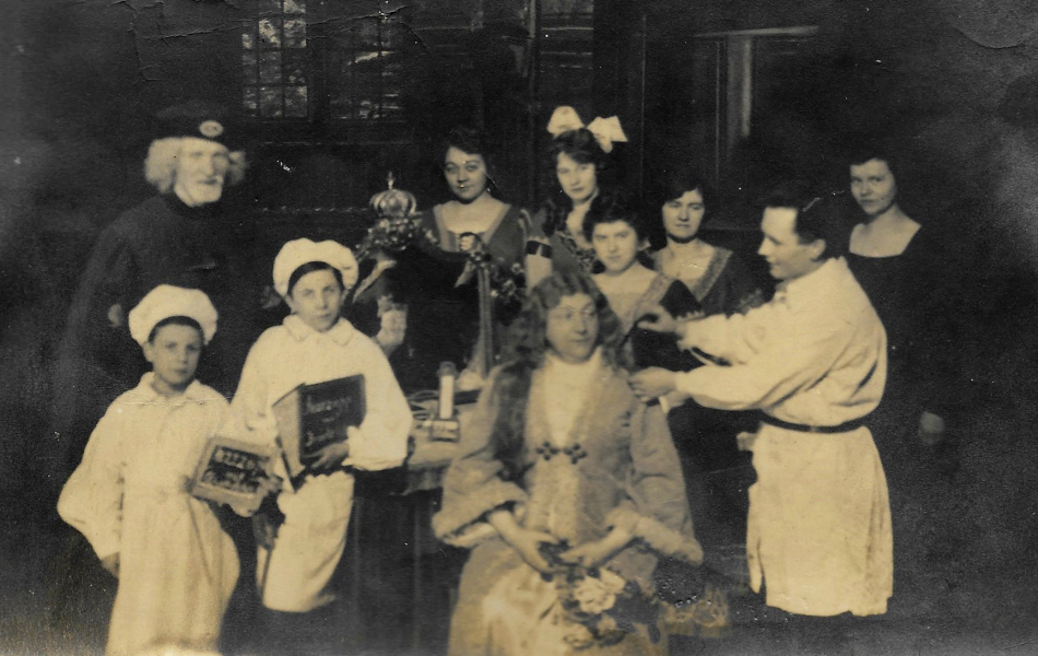 Zillche vun der Wolkenburg oder da Draum vum Glöck - Divertissementchen 1920 - Darsteller in Szene