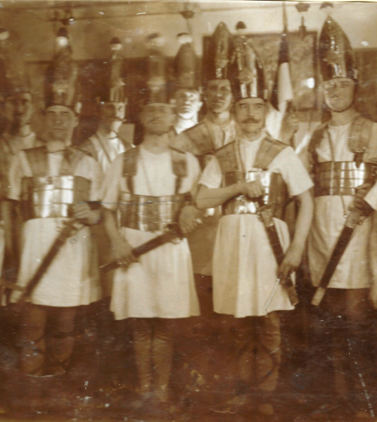 Zillche vun der Wolkenburg oder da Draum vum Glöck - Divertissementchen 1920 - Ensemble in Kostümen