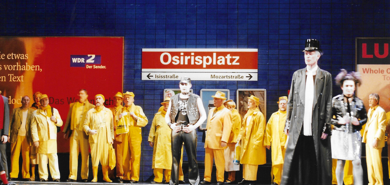 Et Zauberhandy - Divertissementchen 2002 - Chor in U-Bahn-Haltestelle