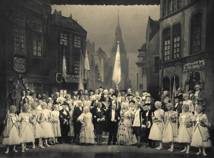 Spook om Steinweg - Divertissementchen 1935 - Gruppenfoto im Bühnenbild