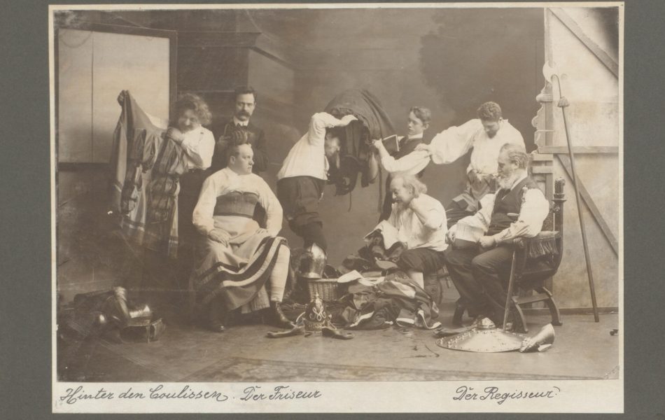 Hinter den Kulissen - Divertissementchen um 1900
