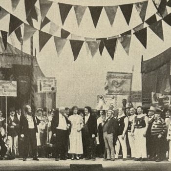Klang un Klüngel oder Dä Sängerkreeg zu Krächzenich - Divertissementchen 1925 - Chor in Szene Klang un Klüngel oder Dä Sängerkreeg zu Krächzenich - Divertissementchen 1925 - Chor in Szene