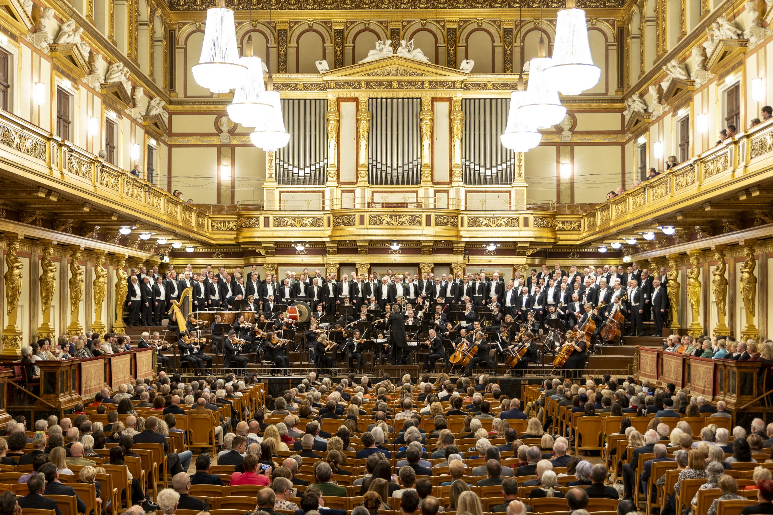 KMGV, Musikverein Wien, 18.10.2025, Chorkonzert zum 200. Geburtstag von Johann Strauss (Sohn), Rebecca Nelson, Sopran, Symphoniorchester der Volksoper Wien, Kölner Männer-Gesang-Verein, Leitung Bernhard Steiner