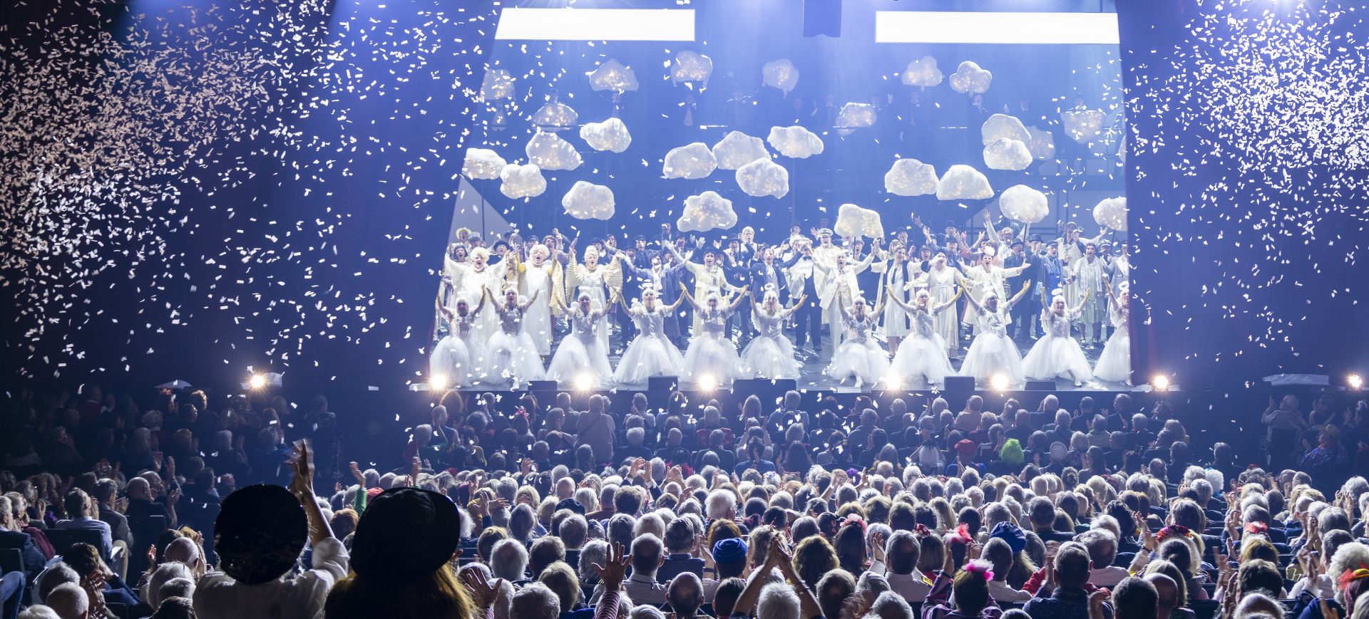 Jubel beim Schlussapplaus - E Levve för Kölle - Divertissementchen 2026