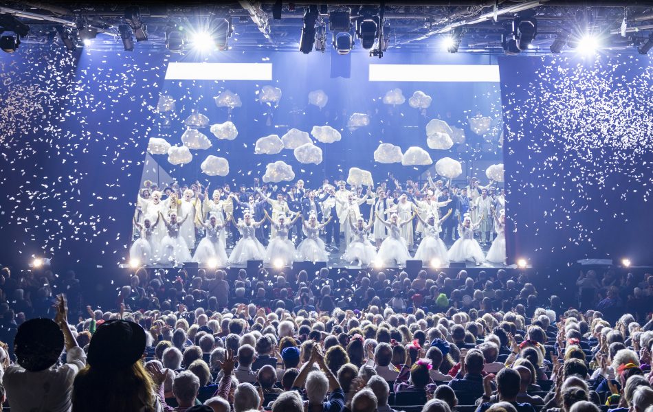 Jubel beim Schlussapplaus - E Levve för Kölle - Divertissementchen 2026