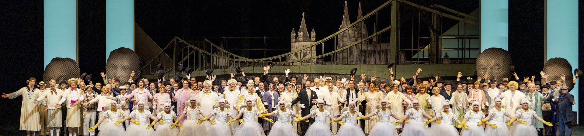 E Levve för Kölle - Divertissementchen 2026 - Gruppenfoto der Bühnenspielgemeinschaft Cäcilia Wolkenburg