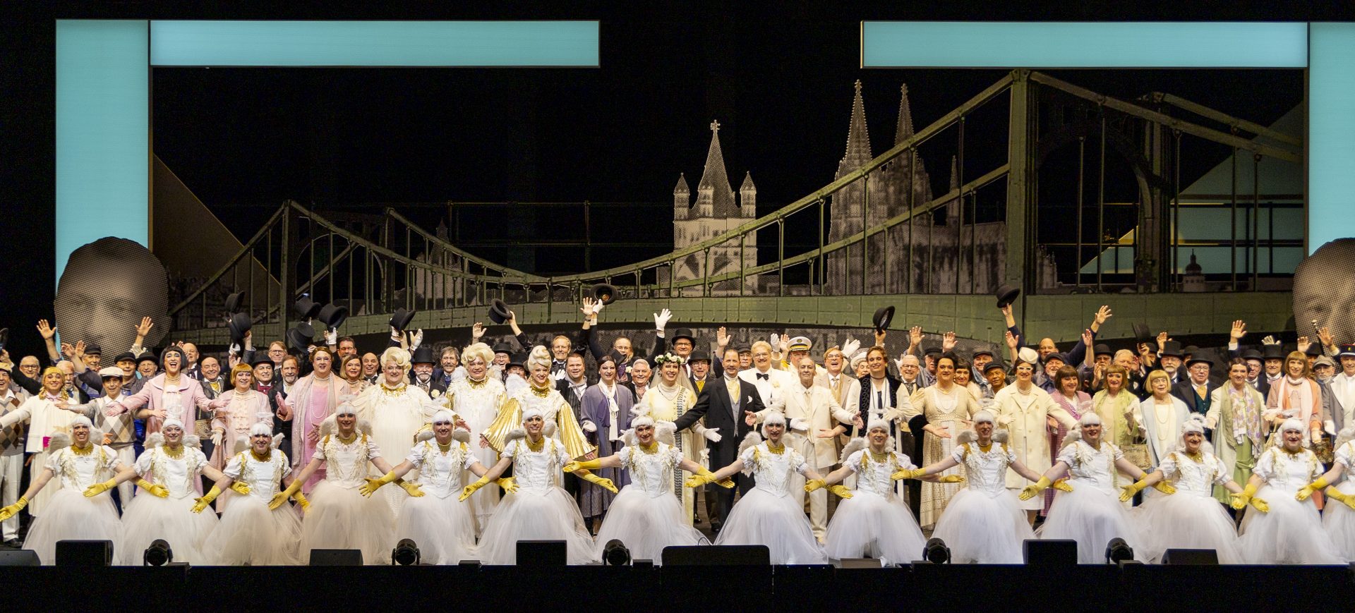 E Levve för Kölle - Divertissementchen 2026 - Gruppenfoto der Bühnenspielgemeinschaft Cäcilia Wolkenburg